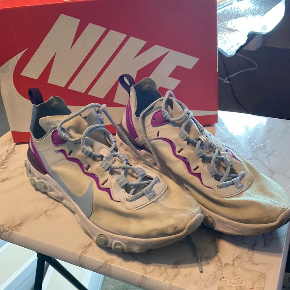 Nike Women’s React Element 55 Sneaker Football Grey Psychic Blue Size 10 w box